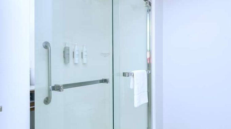 Hampton Inn Hays-North of I-70 Room