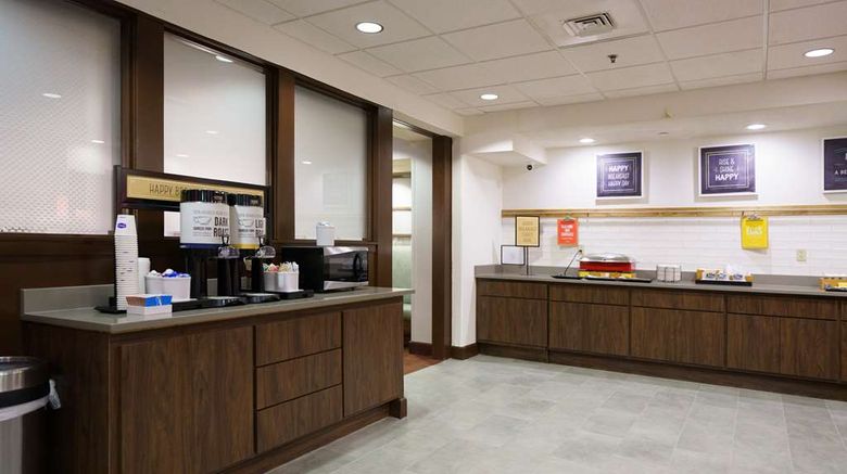 <b>Hampton Inn Hays-North of I-70 Restaurant</b>. Images powered by <a href="https://iceportal.shijigroup.com/" title="IcePortal" target="_blank">IcePortal</a>.