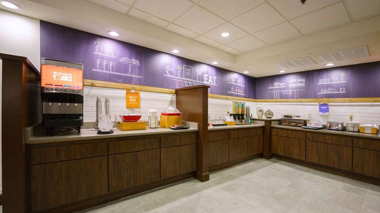 <b>Hampton Inn Hays-North of I-70 Restaurant</b>. Images powered by <a href="https://iceportal.shijigroup.com/" title="IcePortal" target="_blank">IcePortal</a>.
