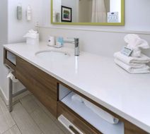 Hampton Inn Hays-North of I-70 Room