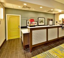 Hampton Inn & Suites Niagara Falls/Arpt Lobby