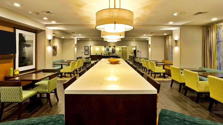 Hampton Inn & Suites Niagara Falls/Arpt Restaurant