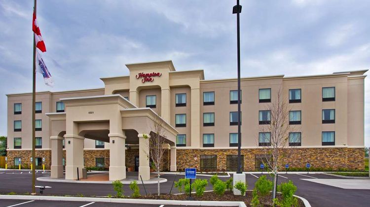 Hampton Inn & Suites Niagara Falls/Arpt Exterior