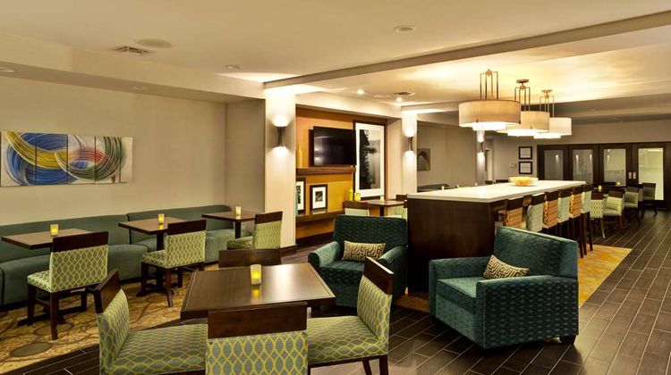 Hampton Inn & Suites Niagara Falls/Arpt Lobby
