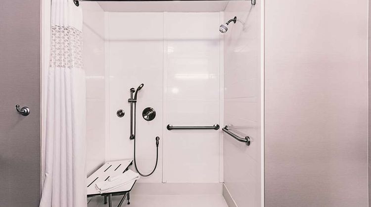 Hampton Inn & Suites Niagara Falls/Arpt Room