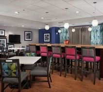 Hampton Inn Niagara Falls NY Lobby