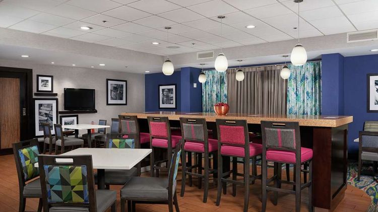 Hampton Inn Niagara Falls NY Lobby