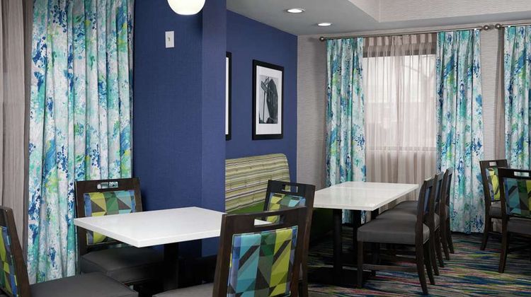 Hampton Inn Niagara Falls NY Lobby
