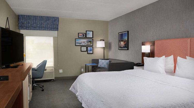 Hampton Inn Niagara Falls NY Room