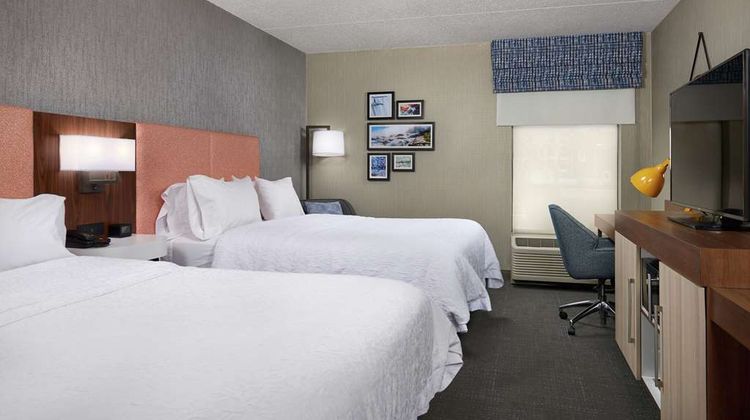 Hampton Inn Niagara Falls NY Room