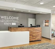 Hampton Inn Derby Lobby