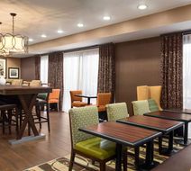 Hampton Inn Wichita-East Lobby