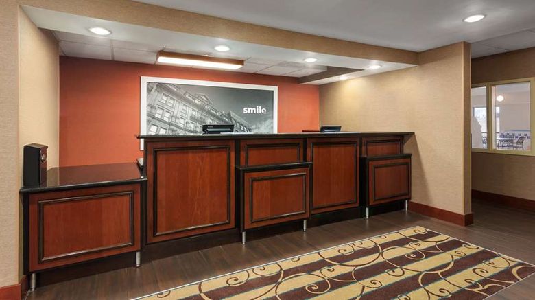 <b>Hampton Inn Wichita-East Lobby</b>. Images powered by <a href="https://iceportal.shijigroup.com/" title="IcePortal" target="_blank">IcePortal</a>.