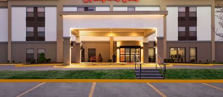 Hampton Inn Wichita-East Exterior