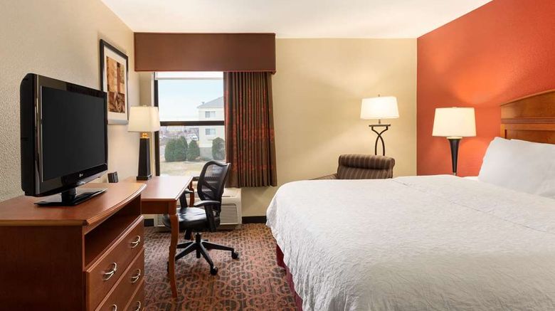 <b>Hampton Inn Wichita-East Room</b>. Images powered by <a href="https://iceportal.shijigroup.com/" title="IcePortal" target="_blank">IcePortal</a>.