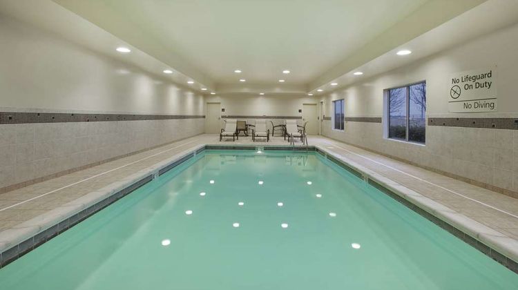 Hampton Inn & Stes Wichita-Northeast Pool