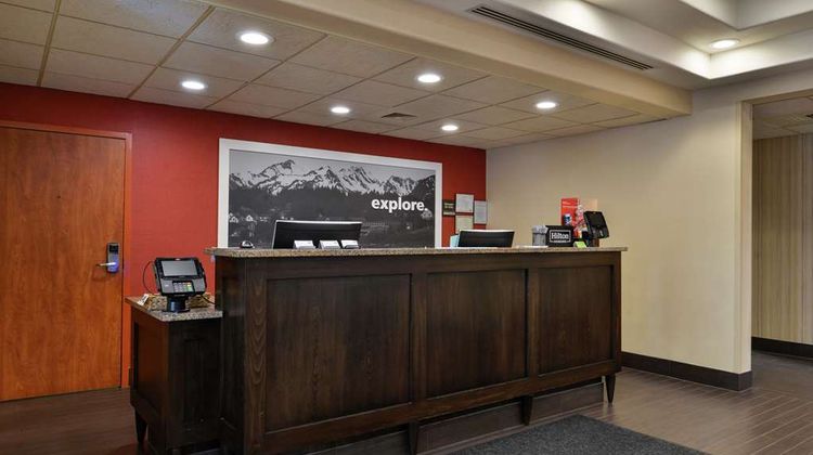 Hampton Inn Idaho Falls Airport Lobby