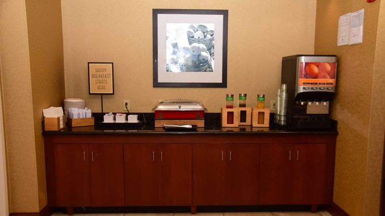 <b>Hampton Inn Restaurant</b>. Images powered by <a href="https://iceportal.shijigroup.com/" title="IcePortal" target="_blank">IcePortal</a>.