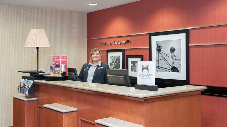 Hampton Inn Jacksonville Lobby