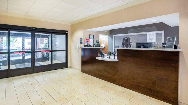 <b>Hampton Inn Wilmington-Medical Park Lobby</b>. Images powered by <a href="https://iceportal.shijigroup.com/" title="IcePortal" target="_blank">IcePortal</a>.
