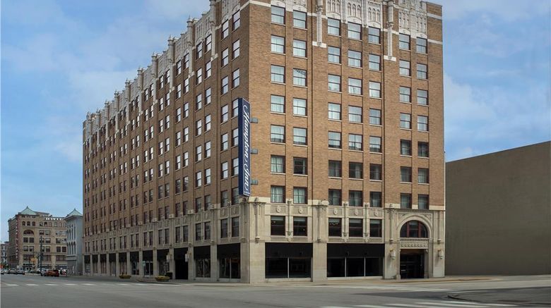 Hampton Inn Indianapolis Downtown Circle Centre Exterior. Images powered by <a href="https://iceportal.shijigroup.com" target="_blank" rel="noopener">Ice Portal</a>.