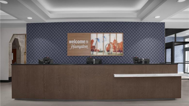 <b>Hampton Inn Indianapolis Downtown Circle Centre Lobby</b>. Images powered by <a href="https://iceportal.shijigroup.com/" title="IcePortal" target="_blank">IcePortal</a>.