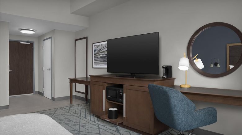 <b>Hampton Inn Indianapolis Downtown Circle Centre Room</b>. Images powered by <a href="https://iceportal.shijigroup.com/" title="IcePortal" target="_blank">IcePortal</a>.