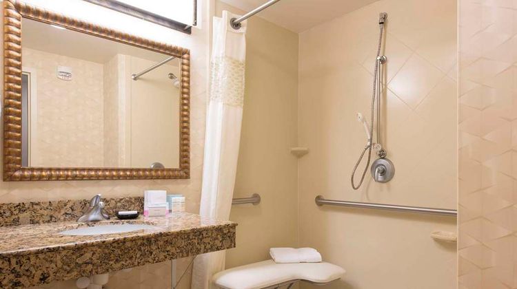 Hampton Inn & Suites Fishers Room