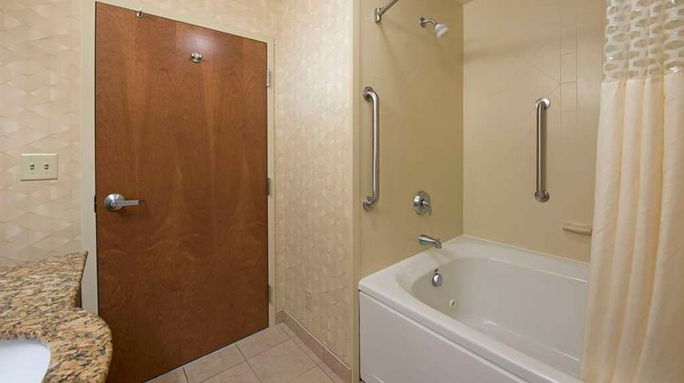 Hampton Inn & Suites Fishers Room