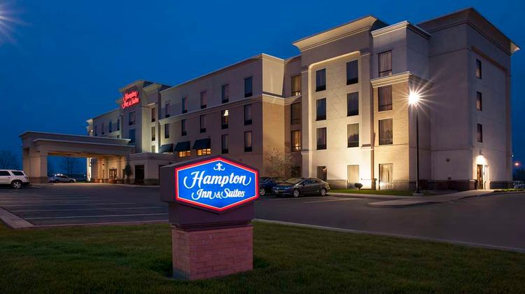 Hampton Inn & Suites Fishers Exterior