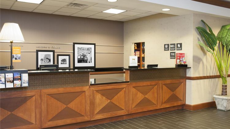 Hampton Inn & Suites Fishers Lobby