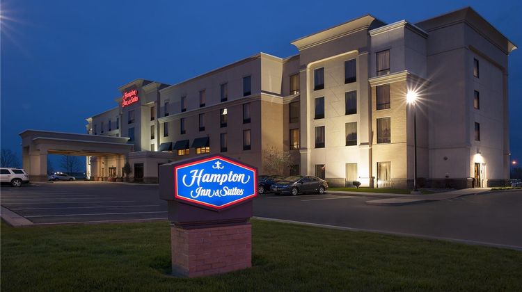 Hampton Inn & Suites Fishers Exterior