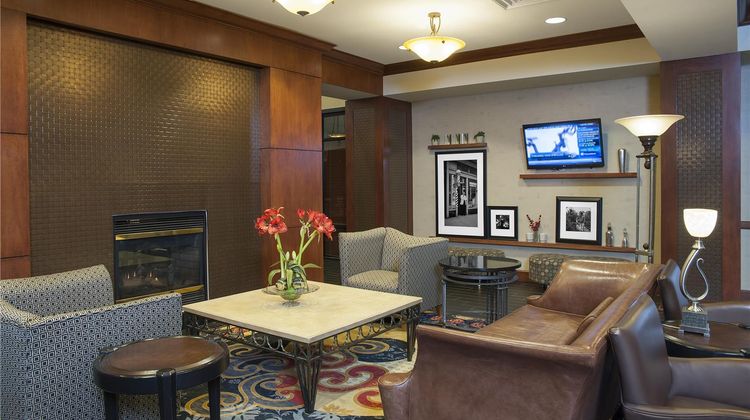 Hampton Inn & Suites Fishers Lobby
