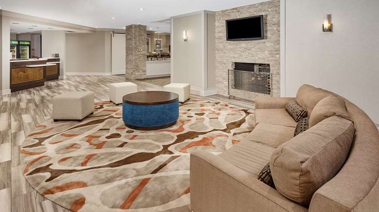 <b>Homewood Suites by Hilton Indianapolis Lobby</b>. Images powered by <a href="https://iceportal.shijigroup.com/" title="IcePortal" target="_blank">IcePortal</a>.