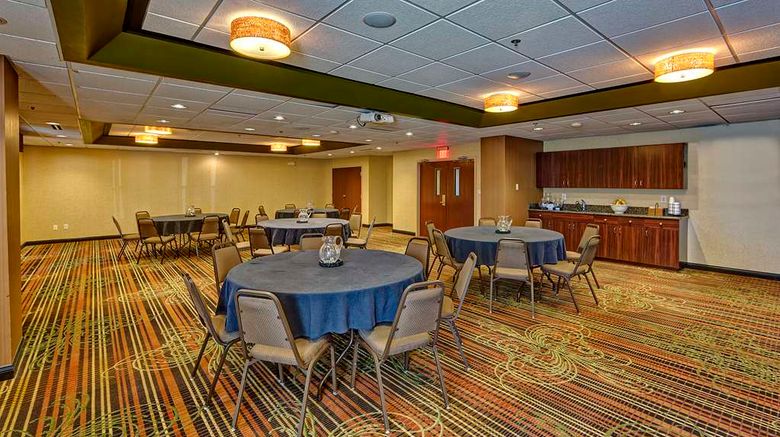 <b>Hampton Inn Plainfield Meeting</b>. Images powered by <a href="https://iceportal.shijigroup.com/" title="IcePortal" target="_blank">IcePortal</a>.