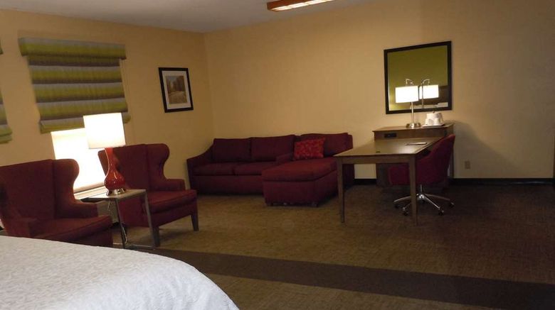 <b>Hampton Inn Shelbyville Room</b>. Images powered by <a href="https://iceportal.shijigroup.com/" title="IcePortal" target="_blank">IcePortal</a>.