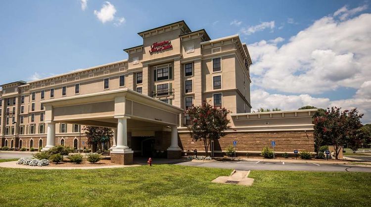 Hampton Inn & Suites Dobson Exterior
