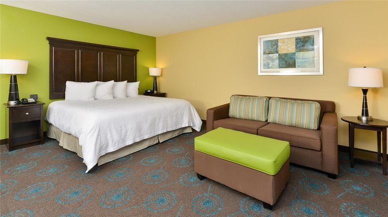 <b>Hampton Inn Iowa City/University Area Room</b>. Images powered by <a href="https://iceportal.shijigroup.com/" title="IcePortal" target="_blank">IcePortal</a>.