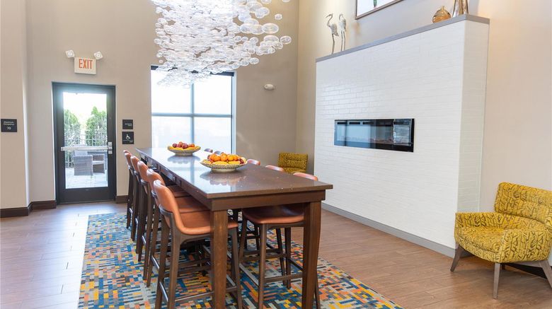 <b>Hampton Suites Williamsport Faxon Lobby</b>. Images powered by <a href="https://iceportal.shijigroup.com/" title="IcePortal" target="_blank">IcePortal</a>.