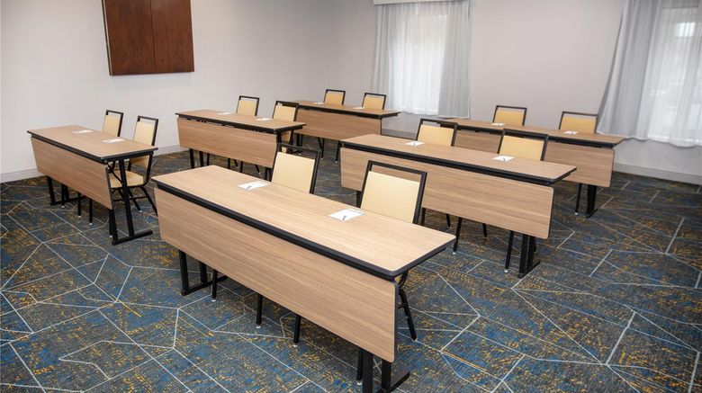 <b>Hampton Suites Williamsport Faxon Meeting</b>. Images powered by <a href="https://iceportal.shijigroup.com/" title="IcePortal" target="_blank">IcePortal</a>.