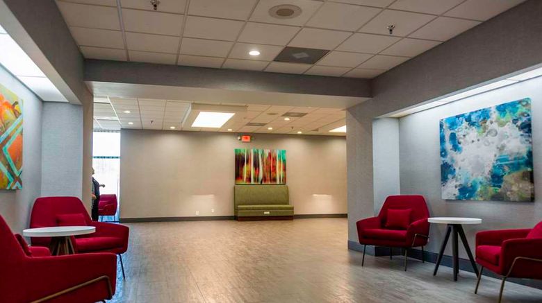 <b>Hampton Inn Kinston Lobby</b>. Images powered by <a href="https://iceportal.shijigroup.com/" title="IcePortal" target="_blank">IcePortal</a>.