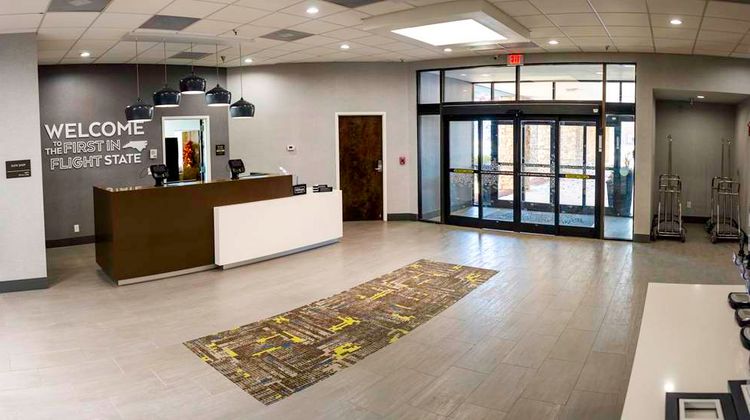 Hampton Inn Kinston Lobby
