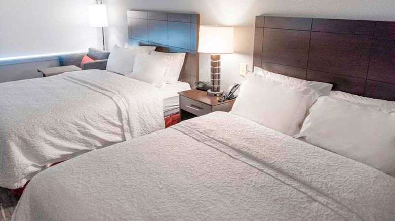 <b>Hampton Inn Kinston Room</b>. Images powered by <a href="https://iceportal.shijigroup.com/" title="IcePortal" target="_blank">IcePortal</a>.