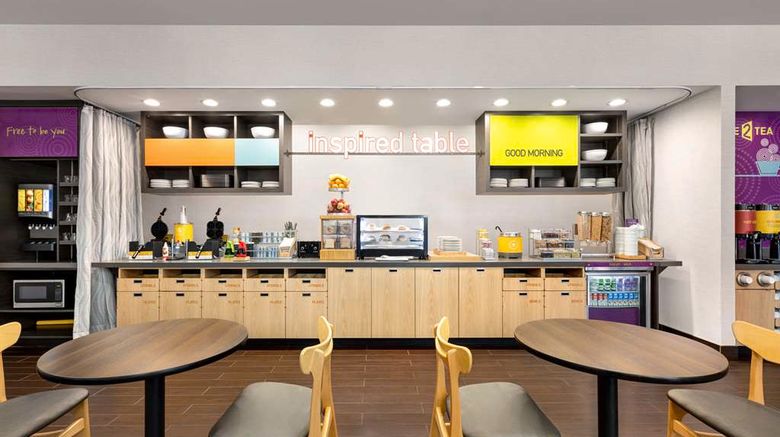 <b>Home2 Suites New York Island City Restaurant</b>. Images powered by <a href="https://iceportal.shijigroup.com/" title="IcePortal" target="_blank">IcePortal</a>.