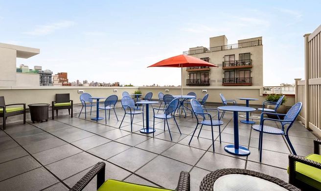 Home2 Suites New York Island City Exterior