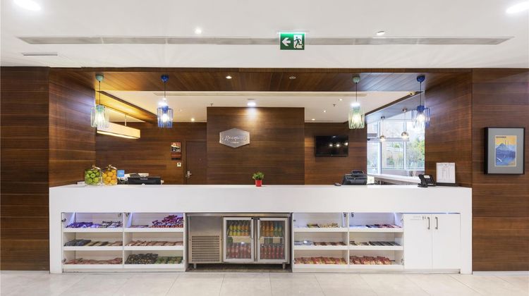 Hampton by Hilton Istanbul Kayasehir Lobby