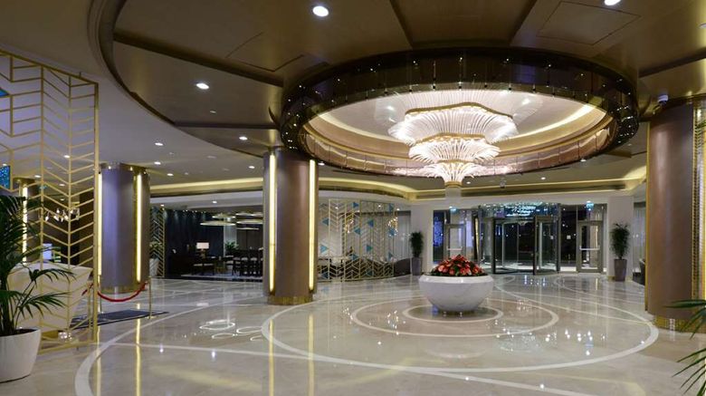 <b>Hilton Istanbul Kozyatagi Lobby</b>. Images powered by <a href="https://iceportal.shijigroup.com/" title="IcePortal" target="_blank">IcePortal</a>.