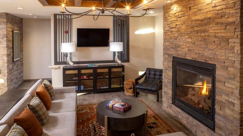 <b>Homewood Suites by Hilton Jackson Lobby</b>. Images powered by <a href="https://iceportal.shijigroup.com/" title="IcePortal" target="_blank">IcePortal</a>.
