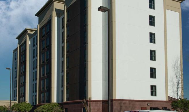 Hampton Inn & Suites Jackson-Coliseum Exterior