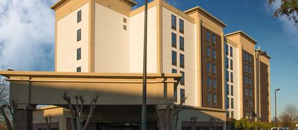 Hampton Inn & Suites Jackson-Coliseum Exterior